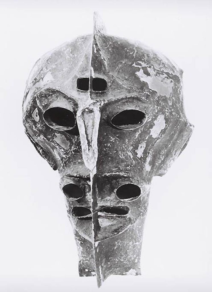 Metal structure of head by Beksinski, Zdzisław Beksiński Art